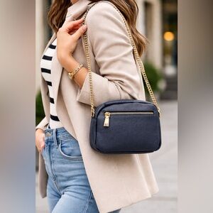 👜 Pom Pom London Pebble Leather Mini Crossbody Bag – NWOT